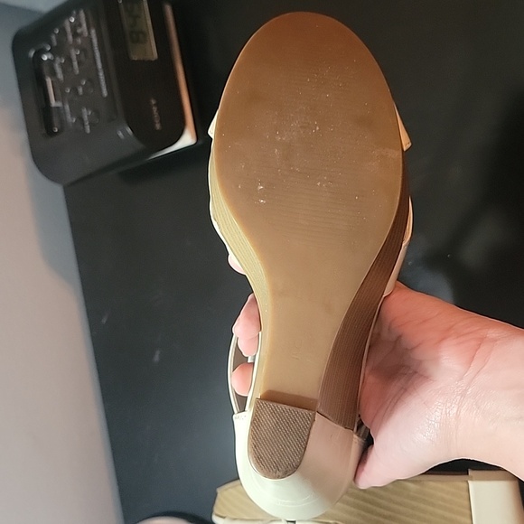 ELLE ELBRIE IVORY WEDGE - Picture 16 of 16